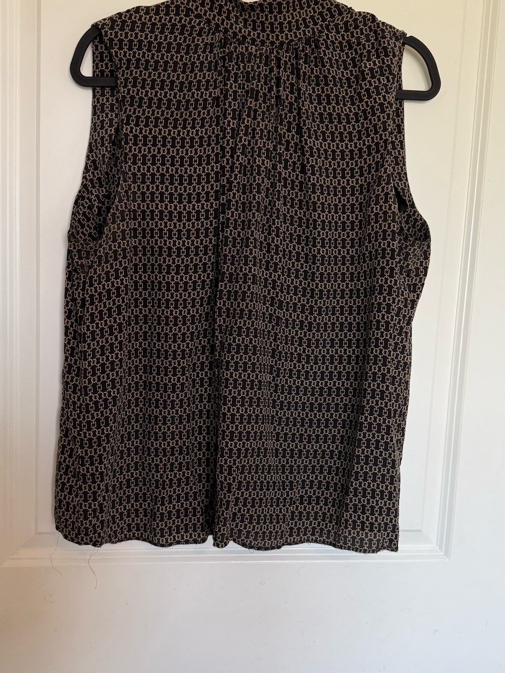 Jones New York Black and Cream Sleeveless Geometric Camisole